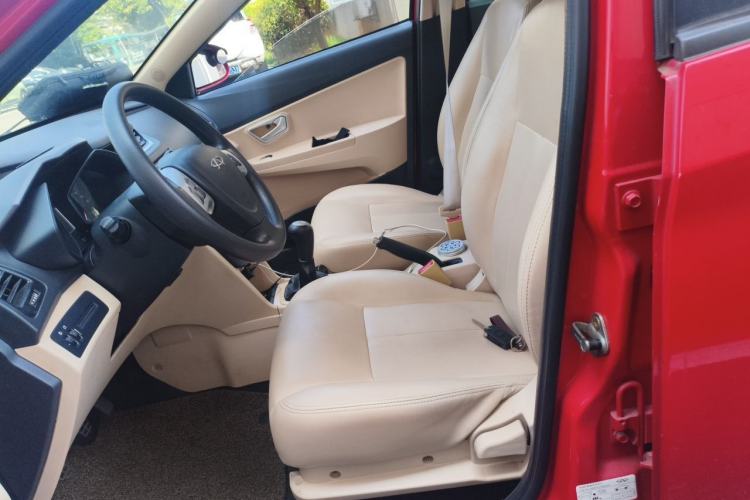Used Chery Fengyun 2 2014 Hatchback 1.5L Manual New Youth Edition Left Front Seat