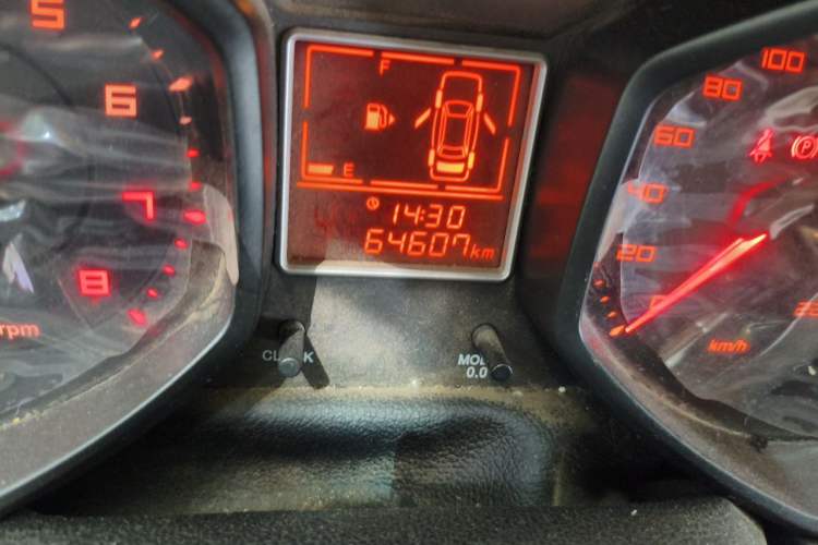 Used Chery Fengyun 2 2014 Hatchback 1.5L Manual New Youth Edition Odometer Close Up