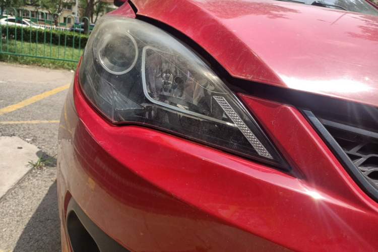 Used Chery Fengyun 2 2014 Hatchback 1.5L Manual New Youth Edition Right Front Headlight