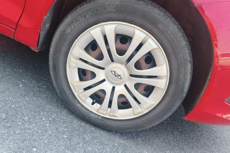 Used Chery Fengyun 2 2014 Hatchback 1.5L Manual New Youth Edition Right Front Wheel Hub