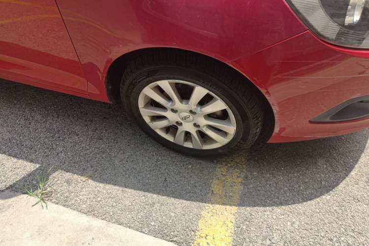 Used Chery Fengyun 2 2014 Hatchback 1.5L Manual New Youth Edition Right Front Wheel Hub