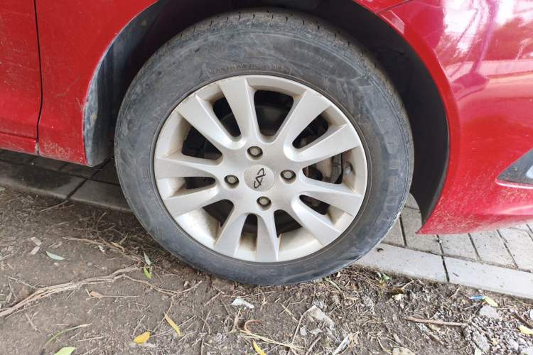 Used Chery Fengyun 2 2014 Hatchback 1.5L Manual New Youth Edition Right Front Wheel Hub