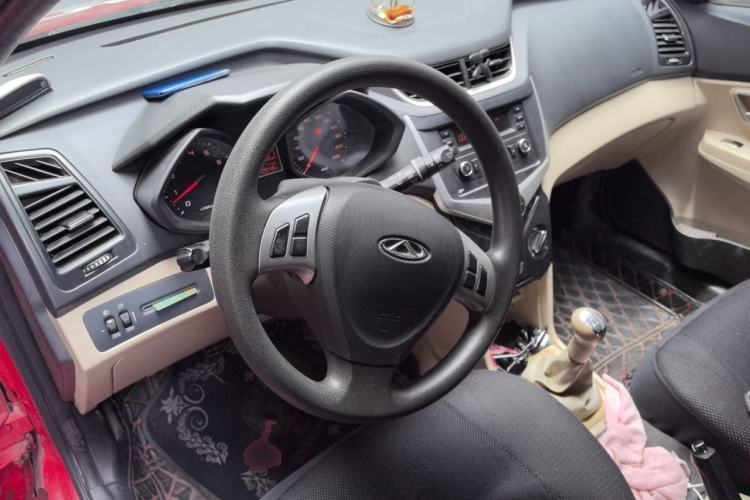 Used Chery Fengyun 2 2014 Hatchback 1.5L Manual New Youth Edition Steering Wheel