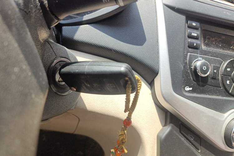 Used Chery Fengyun 2 2014 Hatchback 1.5L Manual New Youth Edition Vehicle Key