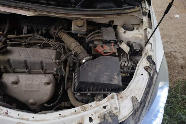 Used Chery Fengyun 2 2014 Hatchback 1.5L Manual New Youth Edition Engine Bay Left