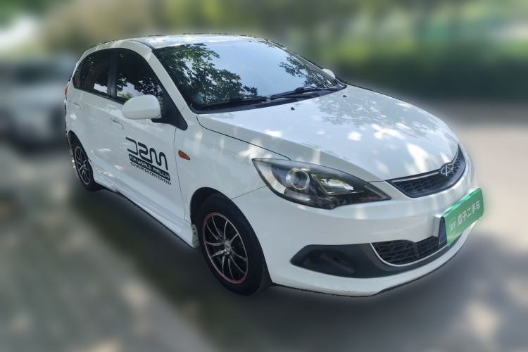 Used Chery Fengyun 2 2014 Hatchback 1.5L Manual New Youth Edition Front Right 45 Deg