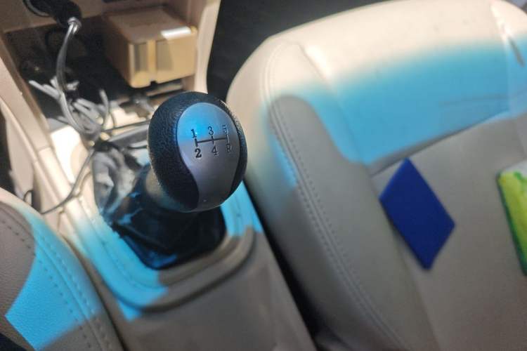 Used Chery Fengyun 2 2014 Hatchback 1.5L Manual New Youth Edition Gear Lever