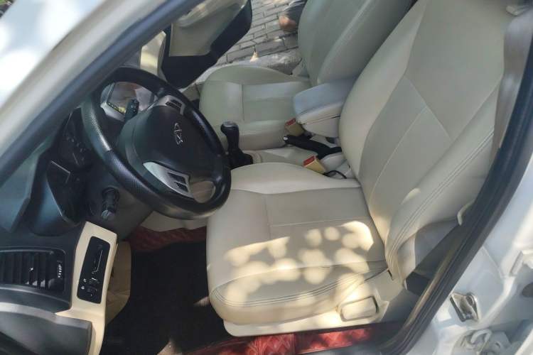 Used Chery Fengyun 2 2014 Hatchback 1.5L Manual New Youth Edition Left Front Seat