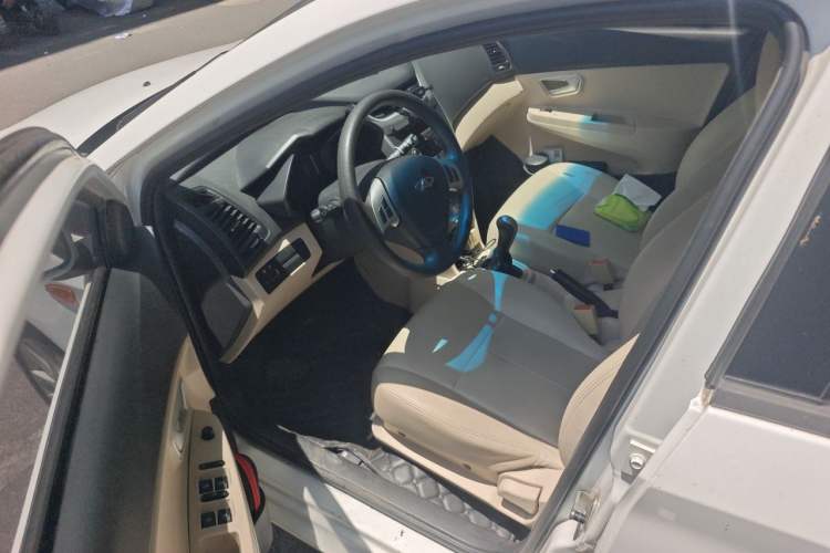 Used Chery Fengyun 2 2014 Hatchback 1.5L Manual New Youth Edition Left Front Seat