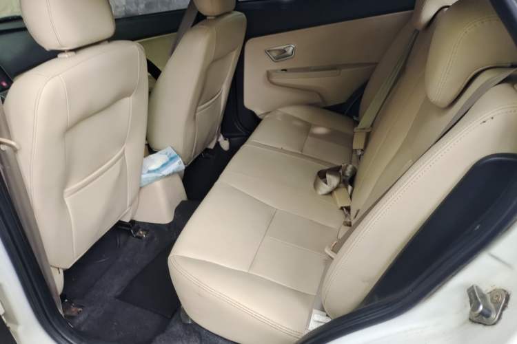 Used Chery Fengyun 2 2014 Hatchback 1.5L Manual New Youth Edition Left Rear Seat