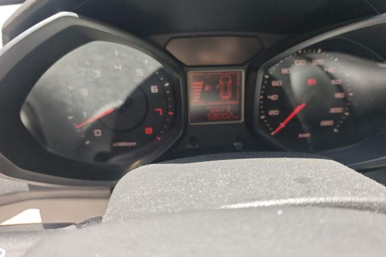 Used Chery Fengyun 2 2014 Hatchback 1.5L Manual New Youth Edition Odometer Close Up