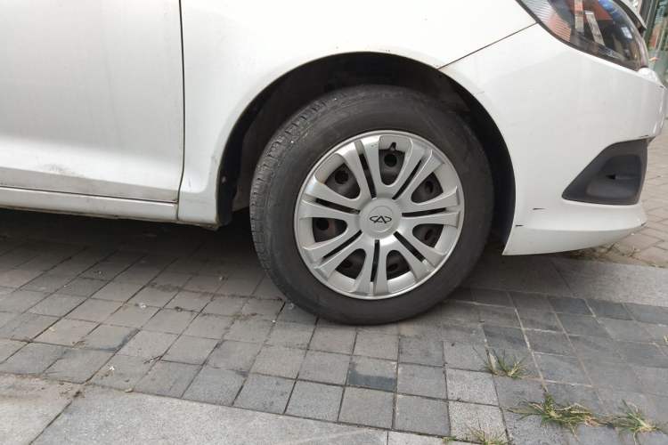 Used Chery Fengyun 2 2014 Hatchback 1.5L Manual New Youth Edition Right Front Wheel Hub