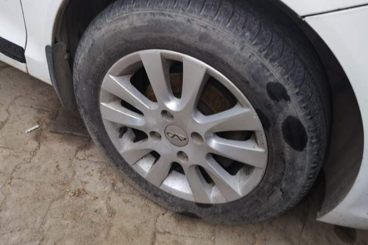 Used Chery Fengyun 2 2014 Hatchback 1.5L Manual New Youth Edition Right Front Wheel Hub
