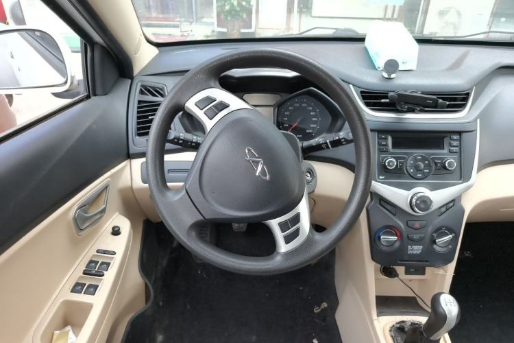 Used Chery Fengyun 2 2014 Hatchback 1.5L Manual New Youth Edition Steering Wheel