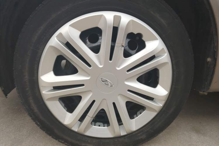 Used Chery Fengyun 2 2015 1.5L Manual New Edition Left Front Wheel Hub