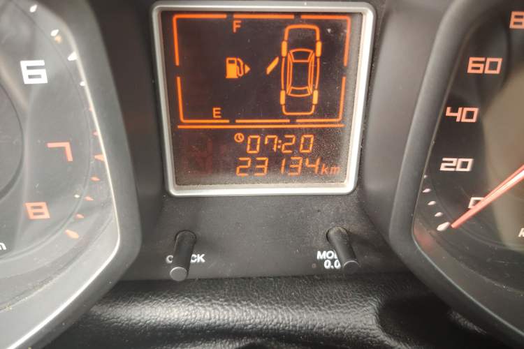 Used Chery Fengyun 2 2015 1.5L Manual New Edition Odometer Close Up