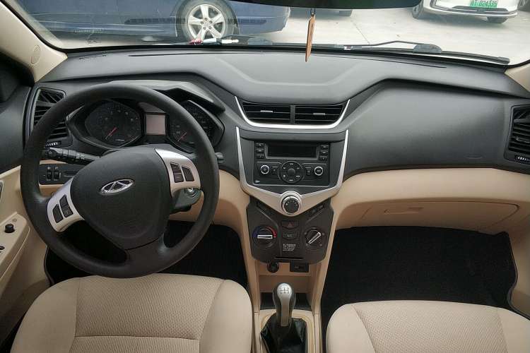 Used Chery Fengyun 2 2015 1.5L Manual New Edition Center Console