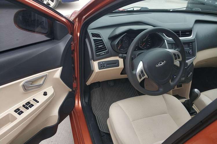 Used Chery Fengyun 2 2015 1.5L Manual New Edition Driver Seat