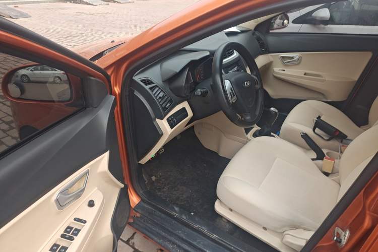 Used Chery Fengyun 2 2015 1.5L Manual New Edition Driver Seat