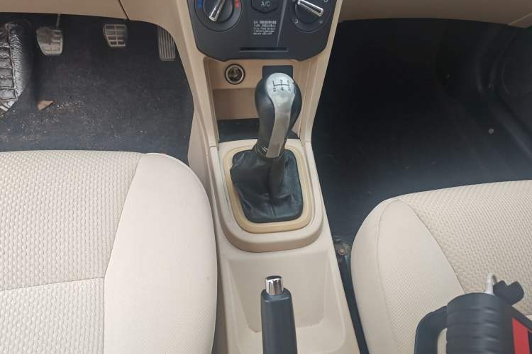 Used Chery Fengyun 2 2015 1.5L Manual New Edition Gear Lever