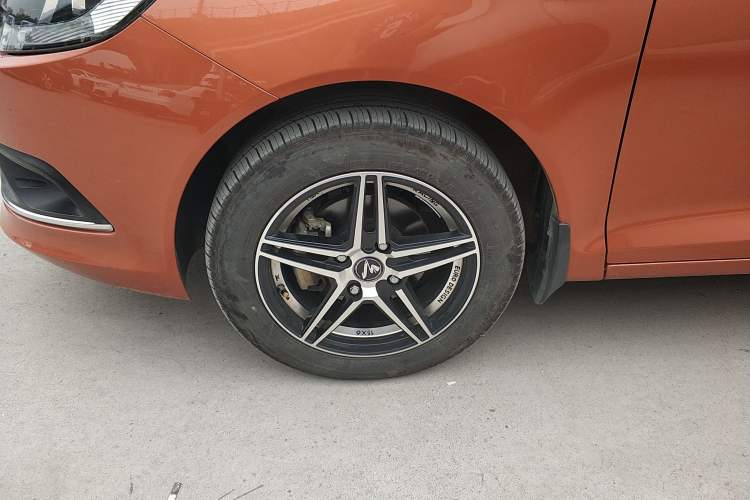 Used Chery Fengyun 2 2015 1.5L Manual New Edition Left Front Wheel Hub