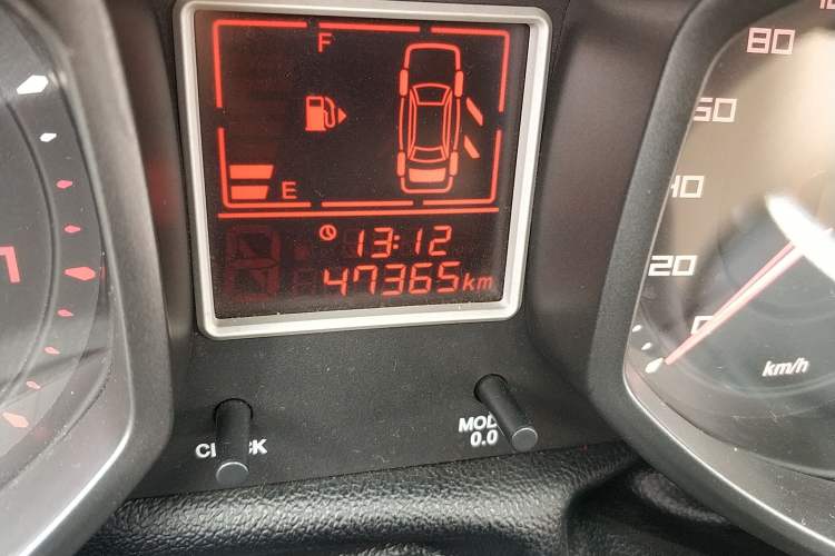 Used Chery Fengyun 2 2015 1.5L Manual New Edition Odometer Close Up