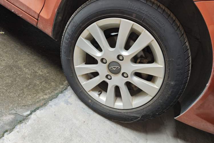 Used Chery Fengyun 2 2015 1.5L Manual New Edition Right Front Wheel Hub