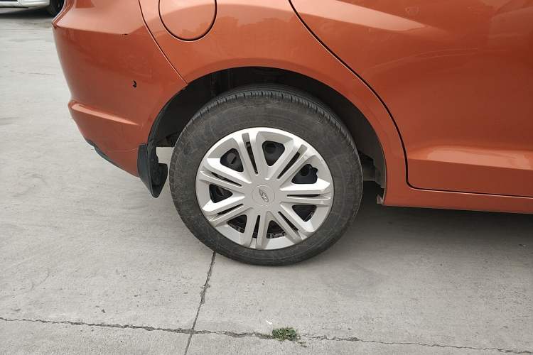Used Chery Fengyun 2 2015 1.5L Manual New Edition Right Rear Wheel Hub