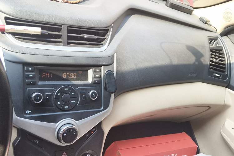 Used Chery Fengyun 2 2015 1.5L Manual New Edition Audio And AC Panel