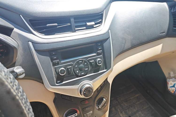 Used Chery Fengyun 2 2015 1.5L Manual New Edition Audio And AC Panel