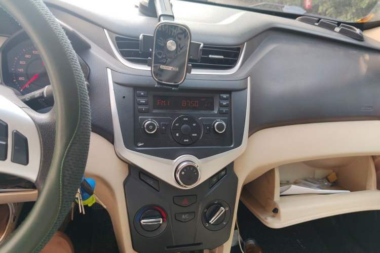 Used Chery Fengyun 2 2015 1.5L Manual New Edition Audio And AC Panel