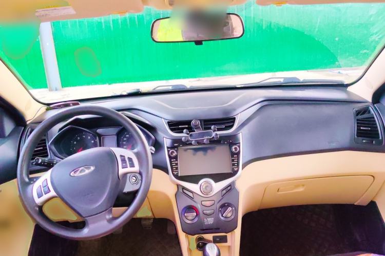 Used Chery Fengyun 2 2015 1.5L Manual New Edition Center Console
