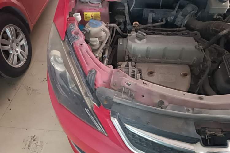 Used Chery Fengyun 2 2015 1.5L Manual New Edition Engine Bay Right