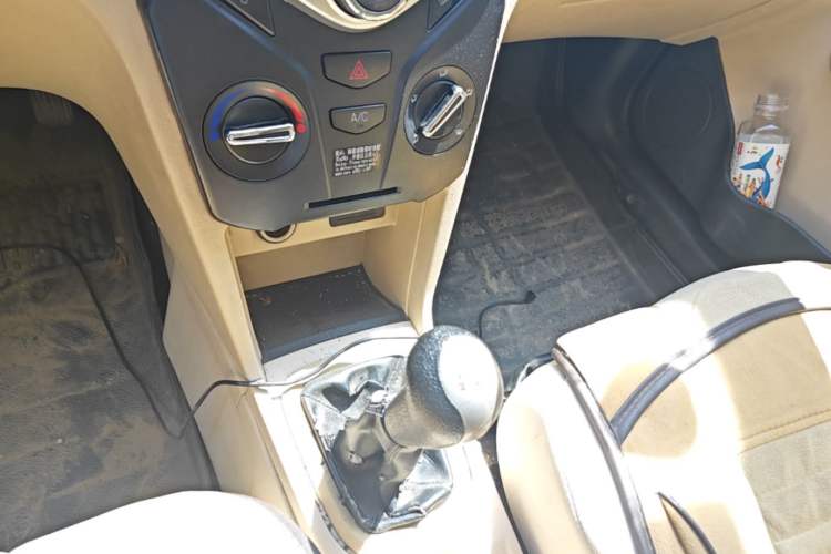 Used Chery Fengyun 2 2015 1.5L Manual New Edition Gear Lever