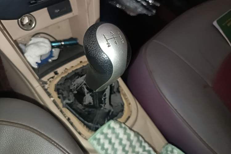 Used Chery Fengyun 2 2015 1.5L Manual New Edition Gear Lever