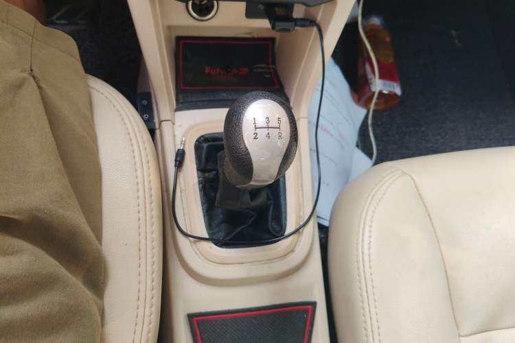 Used Chery Fengyun 2 2015 1.5L Manual New Edition Gear Lever
