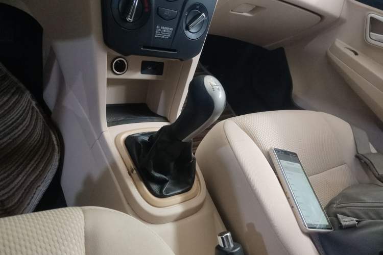 Used Chery Fengyun 2 2015 1.5L Manual New Edition Gear Lever