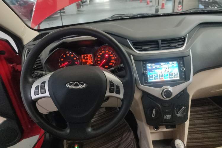 Used Chery Fengyun 2 2015 1.5L Manual New Edition Interior 2