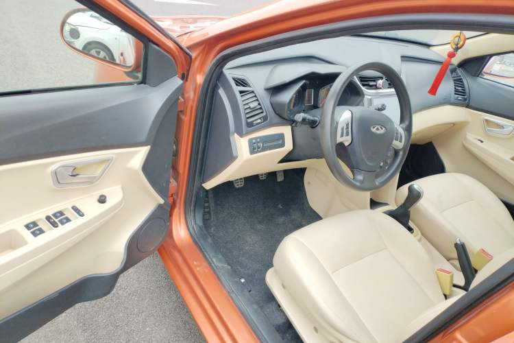 Used Chery Fengyun 2 2015 1.5L Manual New Edition Interior 3