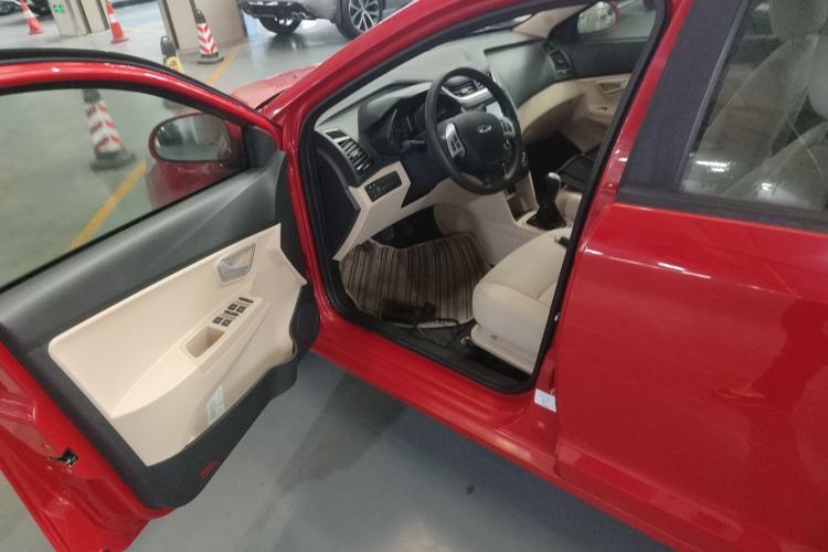 Used Chery Fengyun 2 2015 1.5L Manual New Edition Interior 3