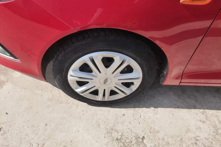 Used Chery Fengyun 2 2015 1.5L Manual New Edition Left Front Wheel Hub