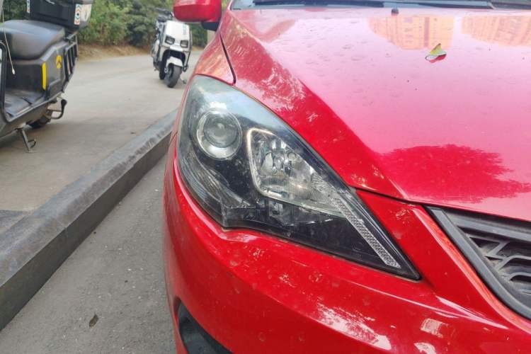 Used Chery Fengyun 2 2015 1.5L Manual New Edition Right Front Headlight