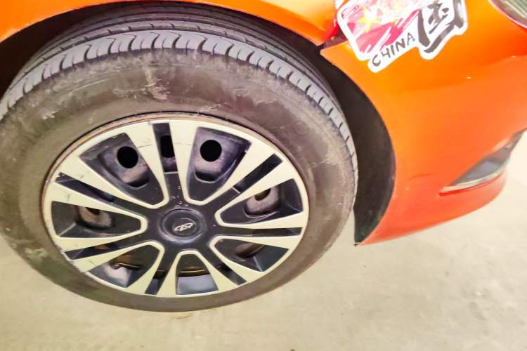 Used Chery Fengyun 2 2015 1.5L Manual New Edition Right Front Wheel Hub