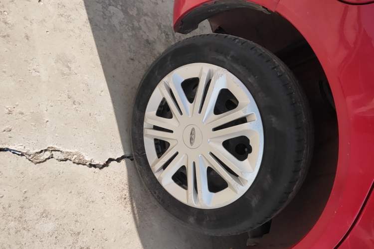 Used Chery Fengyun 2 2015 1.5L Manual New Edition Right Rear Wheel Hub