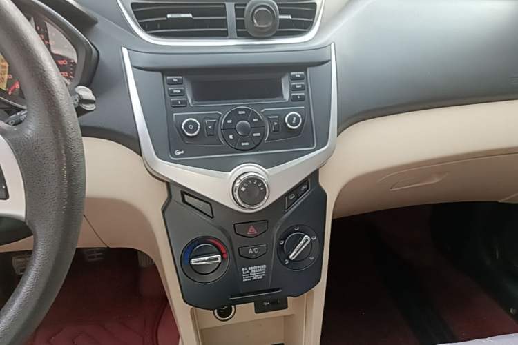 Used Chery Fengyun 2 2015 1.5L Manual New Edition Audio And AC Panel