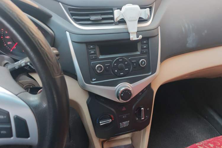Used Chery Fengyun 2 2015 1.5L Manual New Edition Audio And AC Panel