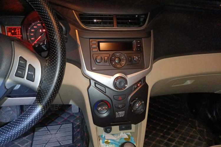 Used Chery Fengyun 2 2015 1.5L Manual New Edition Audio And AC Panel