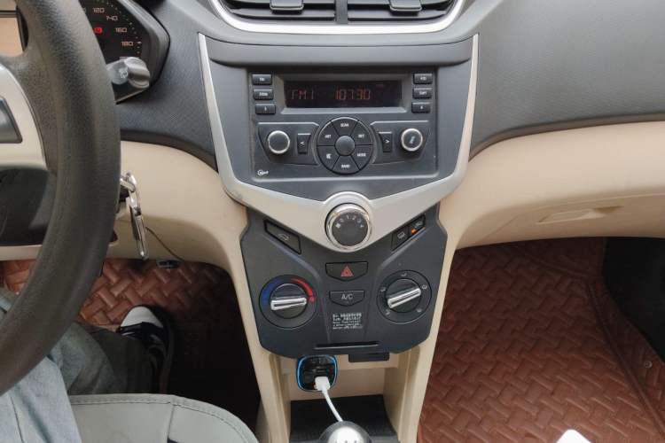 Used Chery Fengyun 2 2015 1.5L Manual New Edition Audio And AC Panel