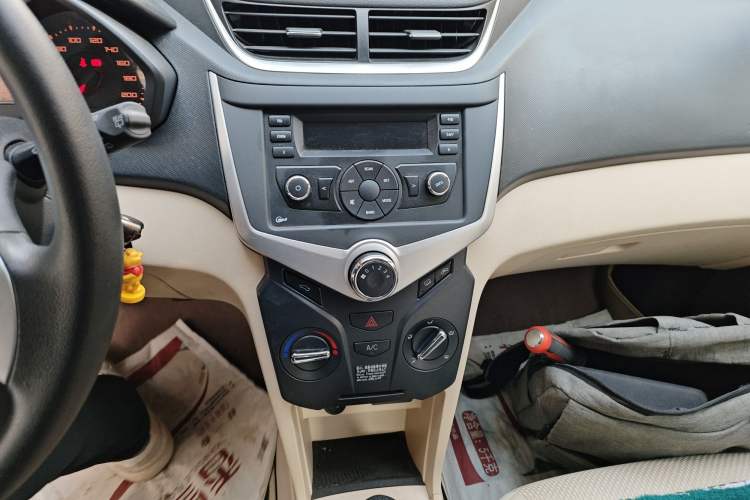 Used Chery Fengyun 2 2015 1.5L Manual New Edition Audio And AC Panel