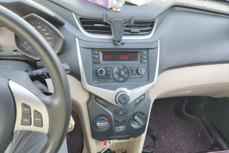 Used Chery Fengyun 2 2015 1.5L Manual New Edition Audio And AC Panel